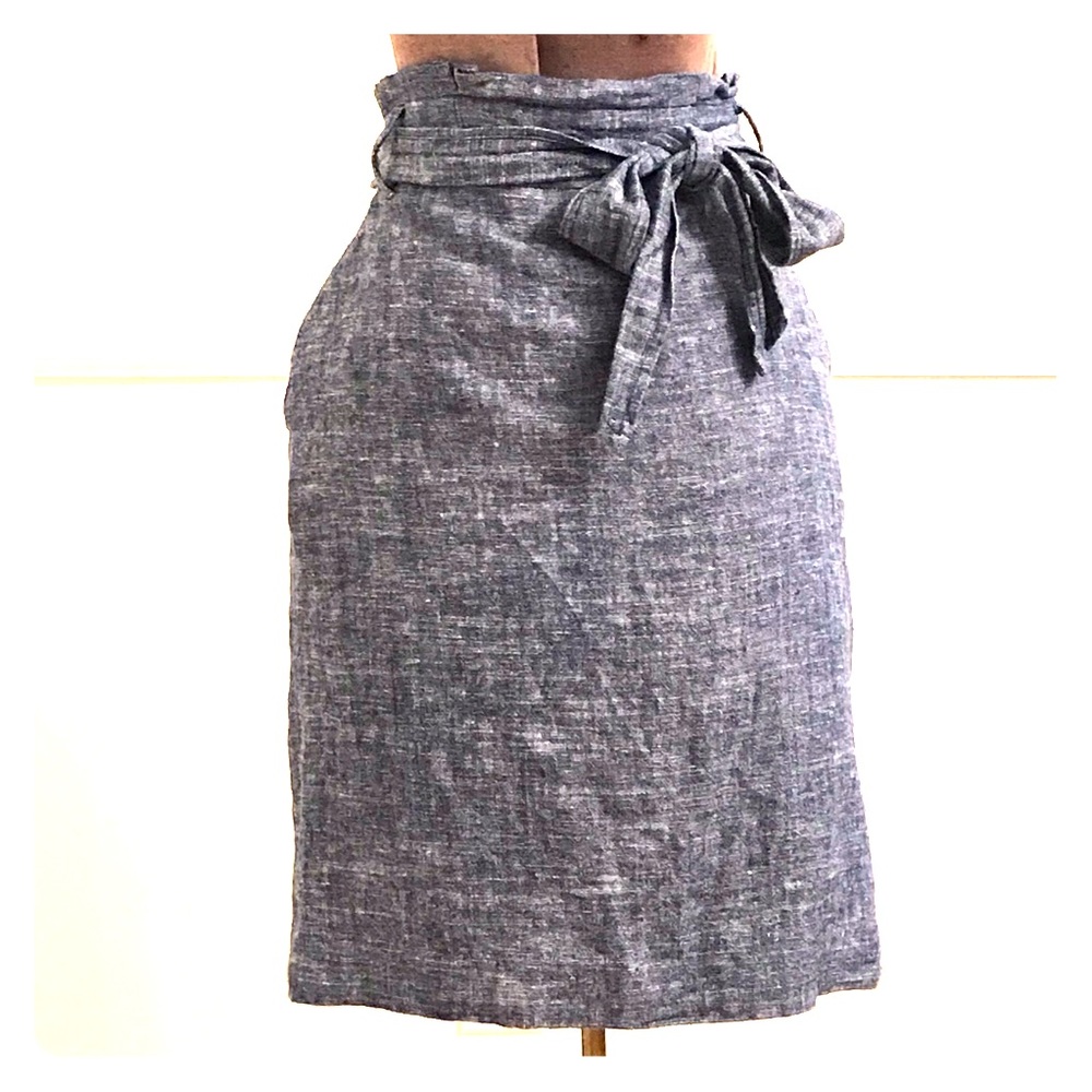 Ann Taylor Size 12P Blue Linen Skirt
